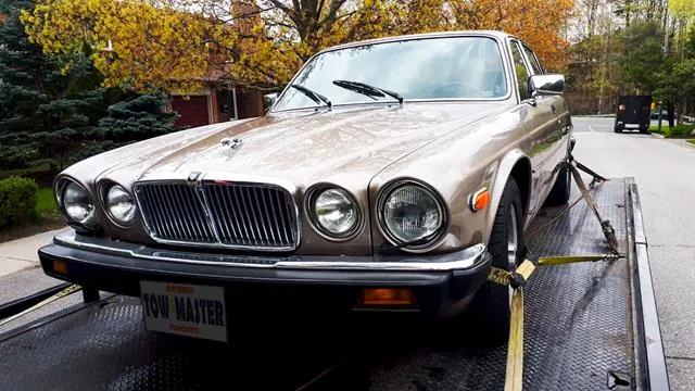 Toronto Classic Car Towing 15