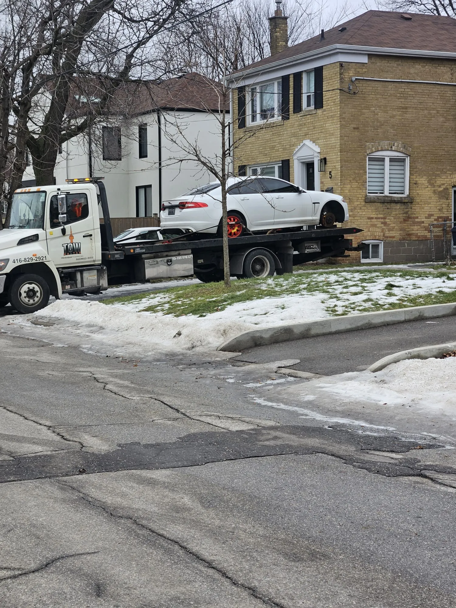 Toronto Luxury Towing 14