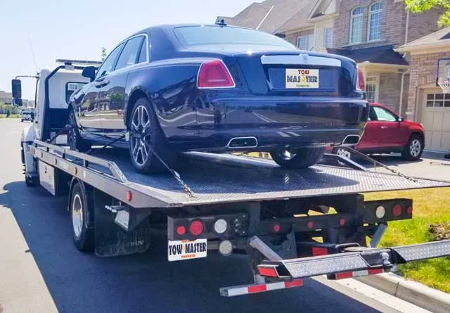 Toronto Luxury Towing 6